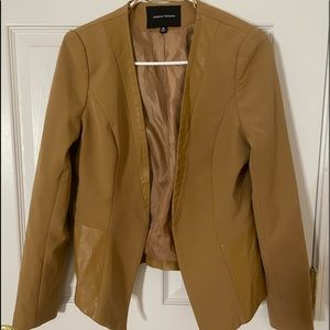 Closet cleaning sale.
Please call on 832-782-7552 for any questions.